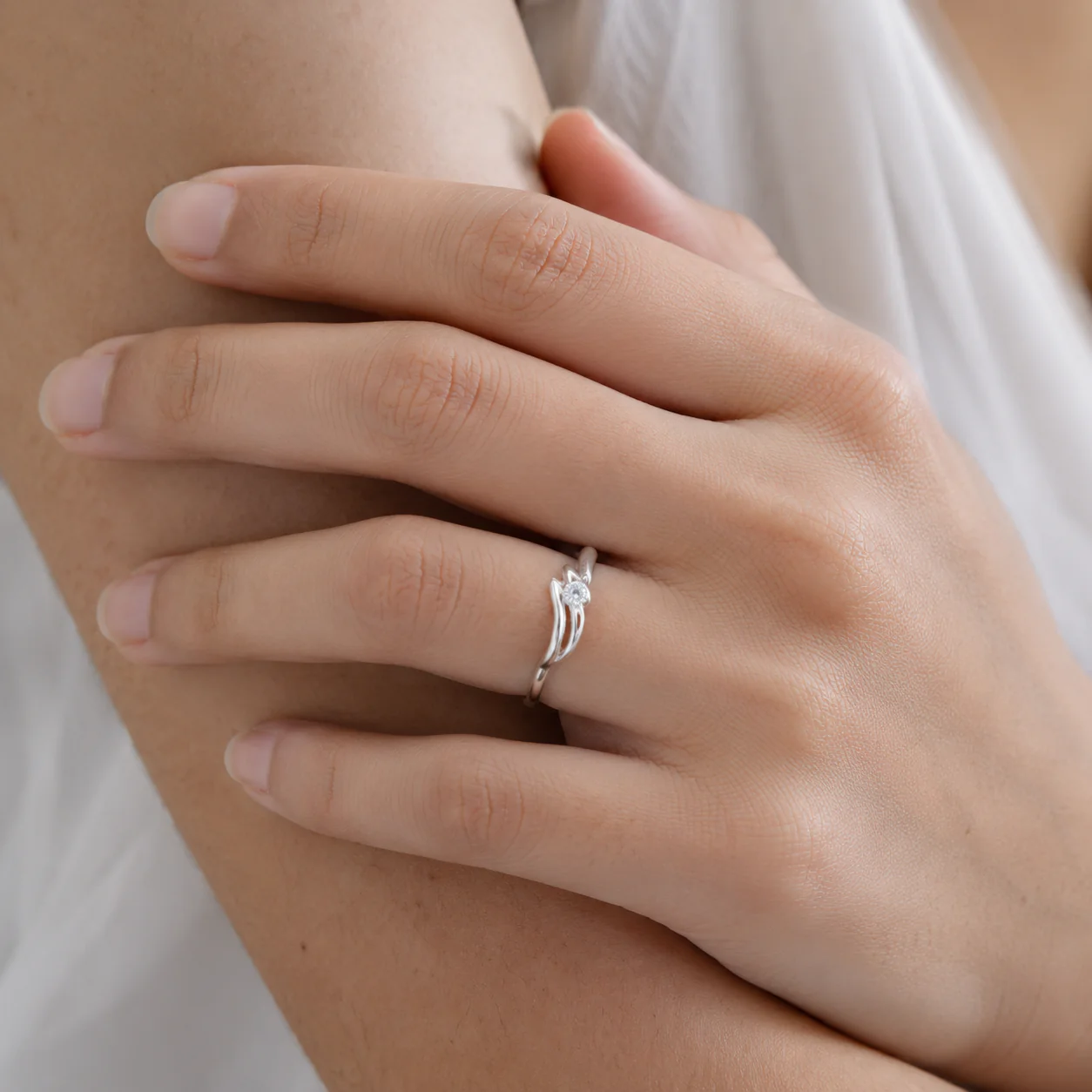 Aurielle Flow Solitaire Ring