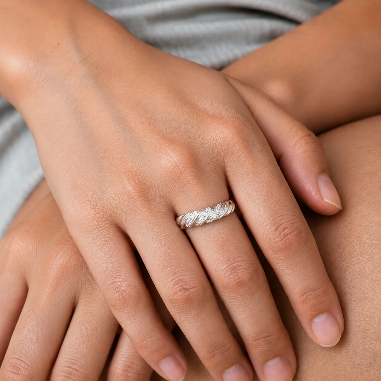 Celeste Twist Band Ring