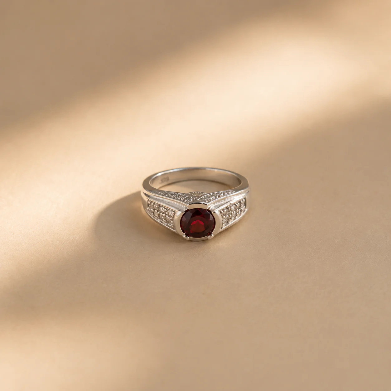 Crimson Crown Ring - Image 2