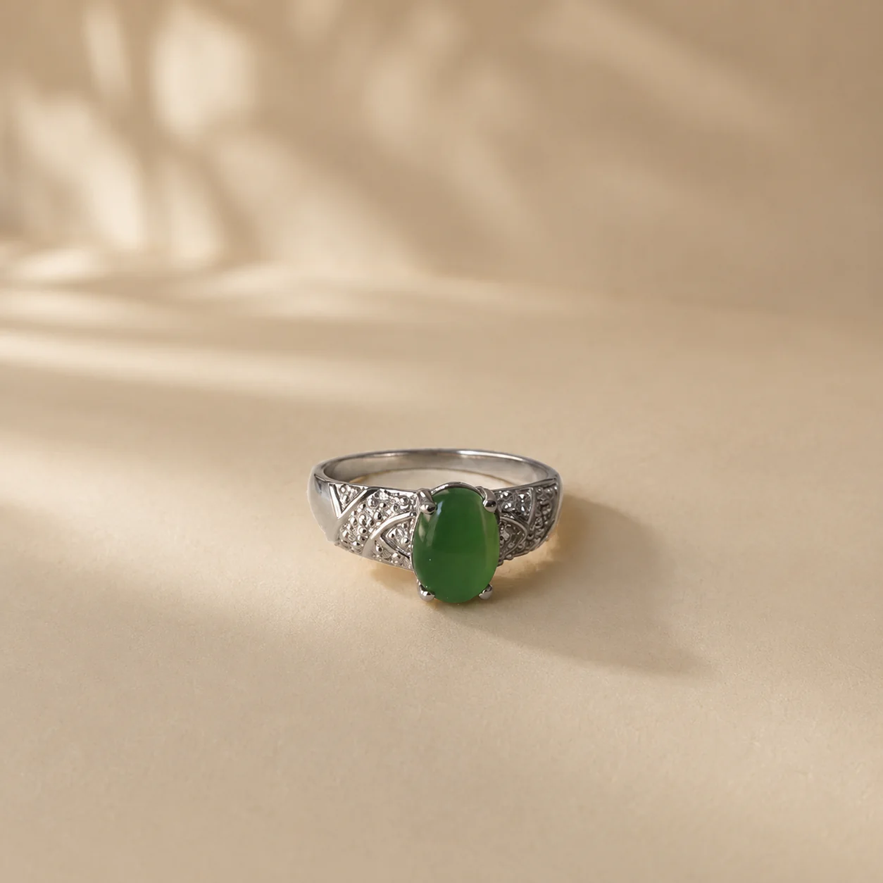 Emerald Regency Statement Ring - Image 2