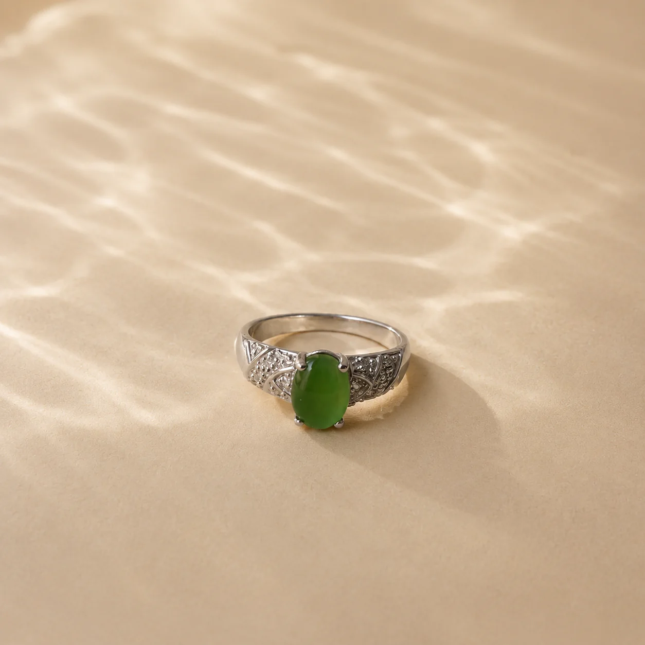 Emerald Regency Statement Ring - Image 3