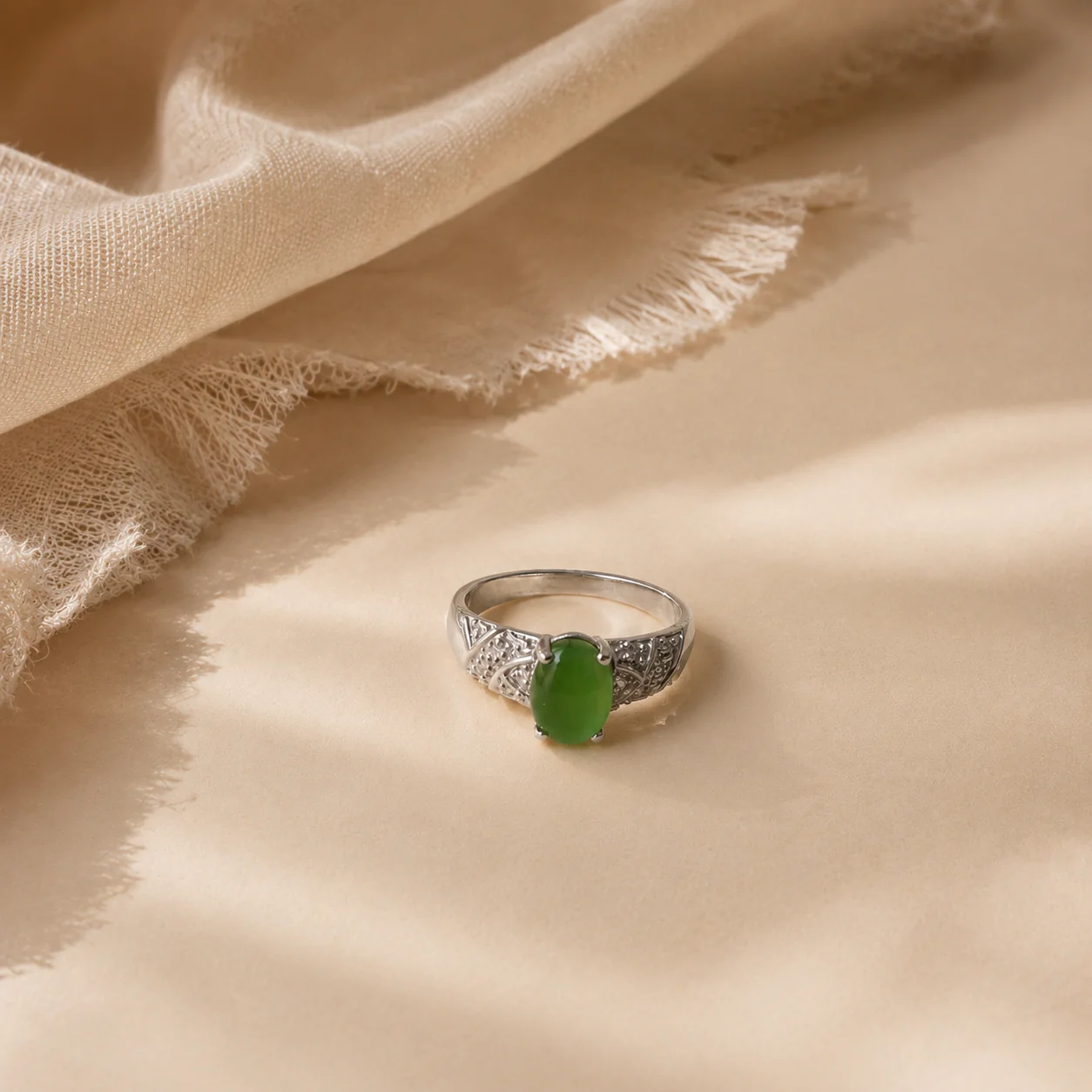 Emerald Regency Statement Ring - Image 4
