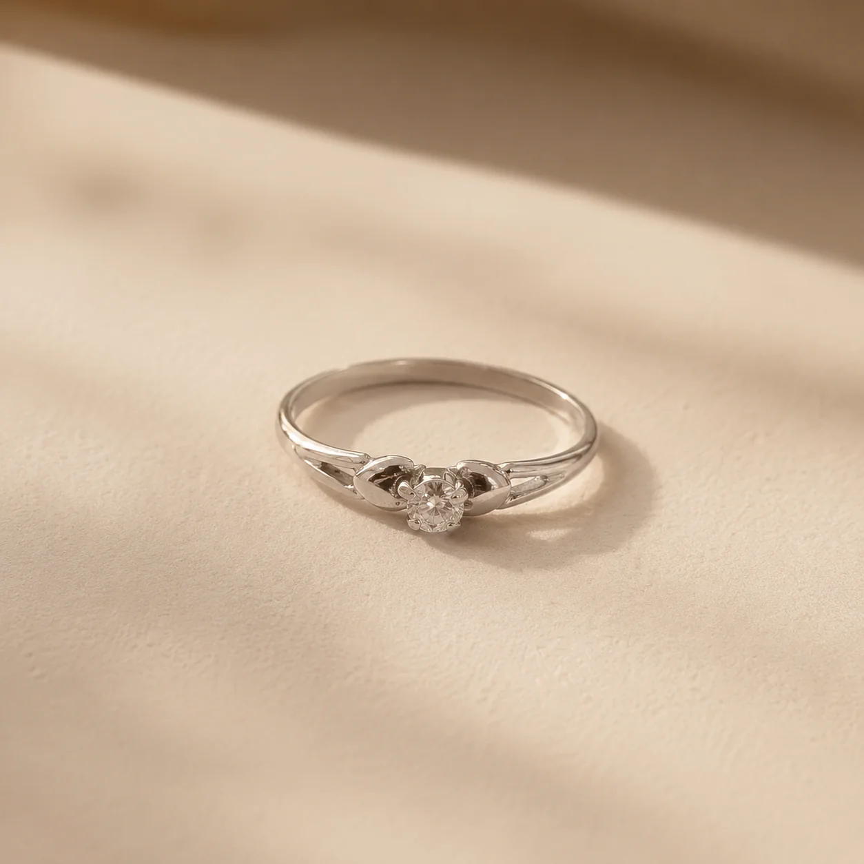 Eterna Knot Solitaire Ring