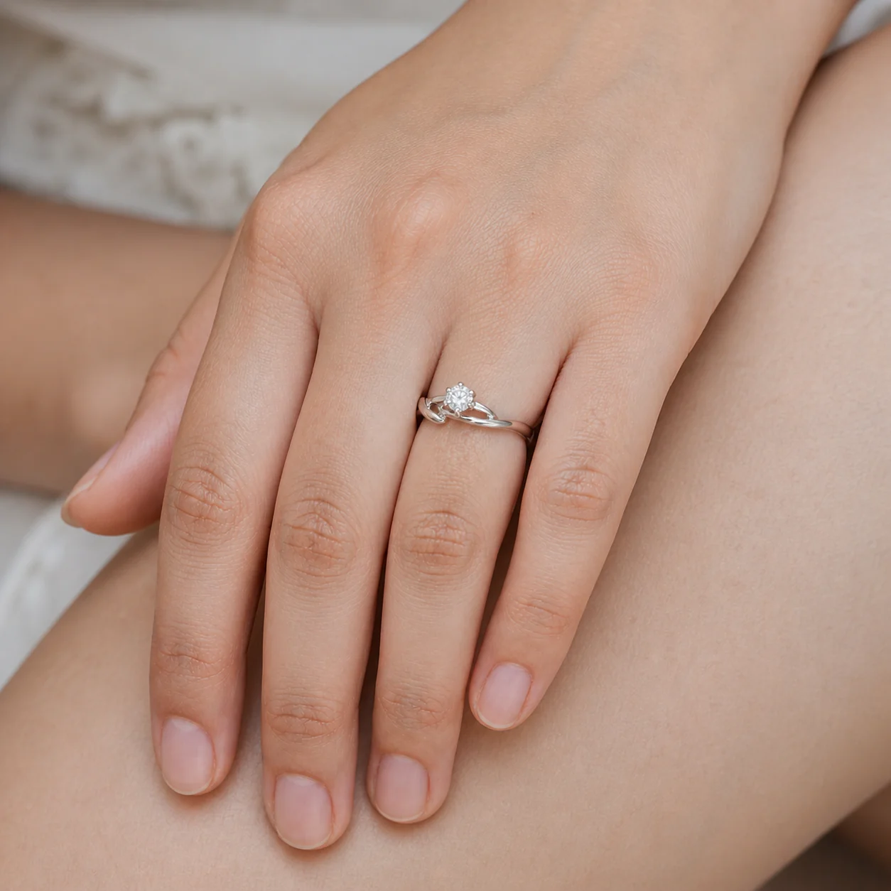 Eterna Twist Solitaire Ring