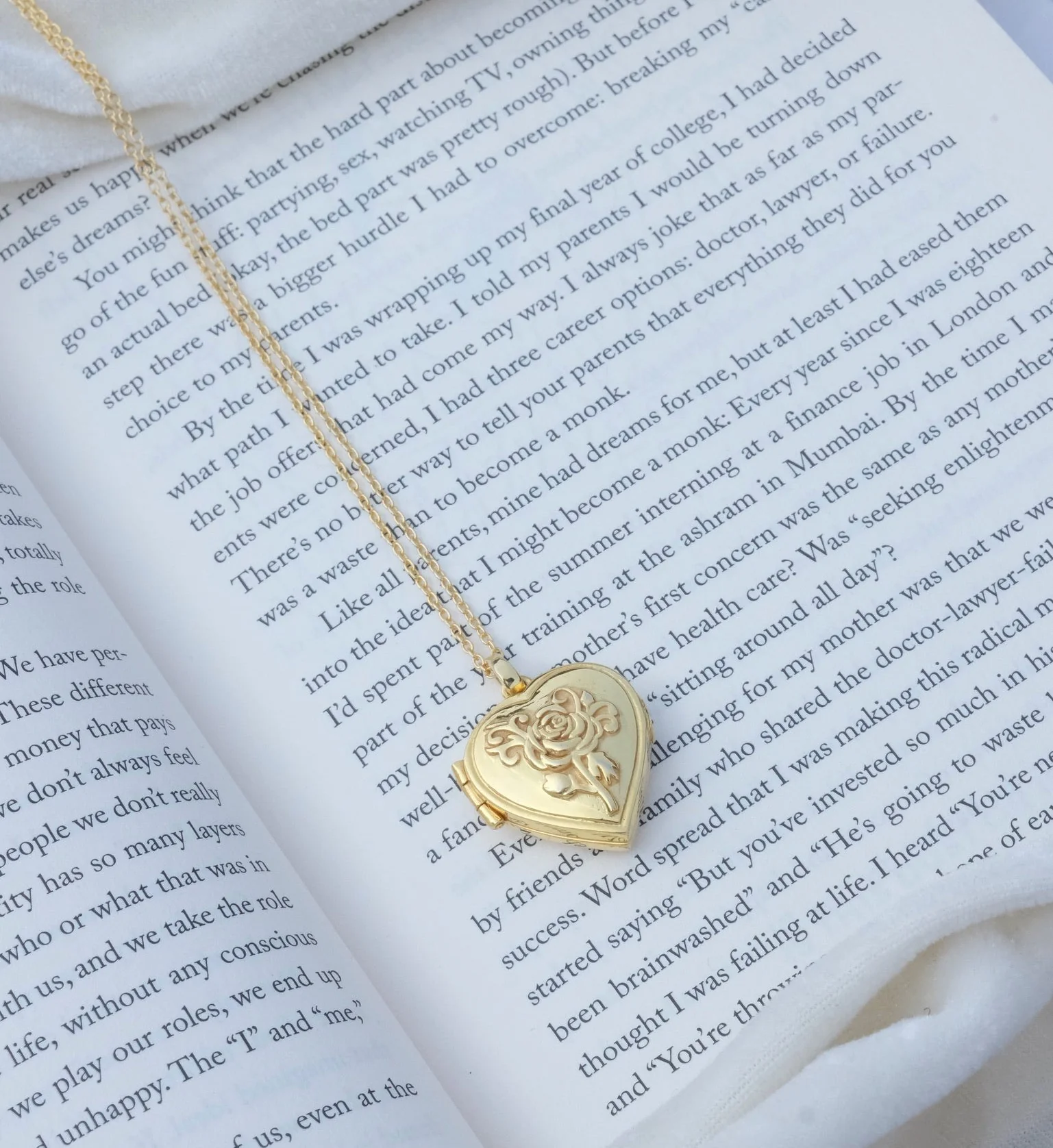 Floral Heart Locket Necklace - Image 7