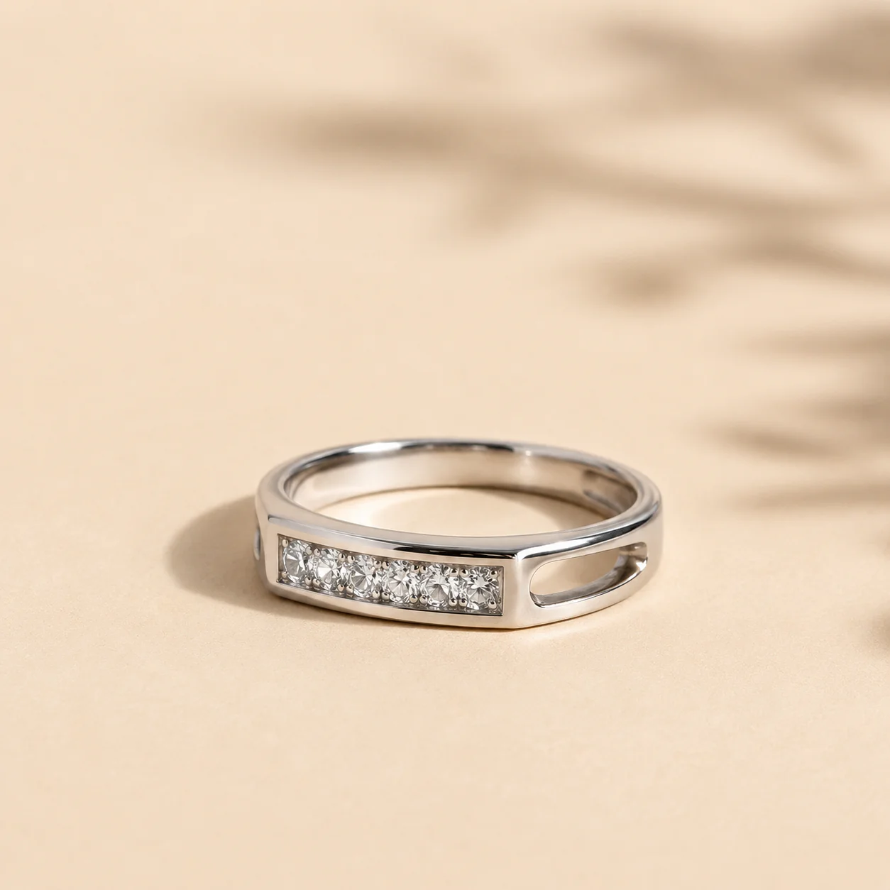 Lumière Channel Ring