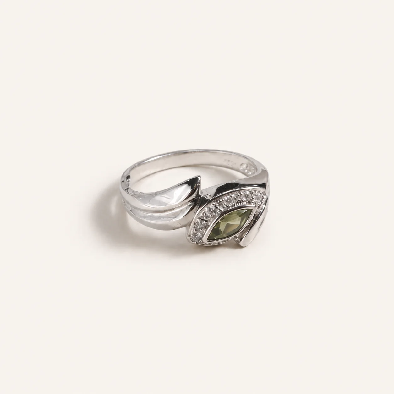 Peridot Marquise Eye Ring - Image 4
