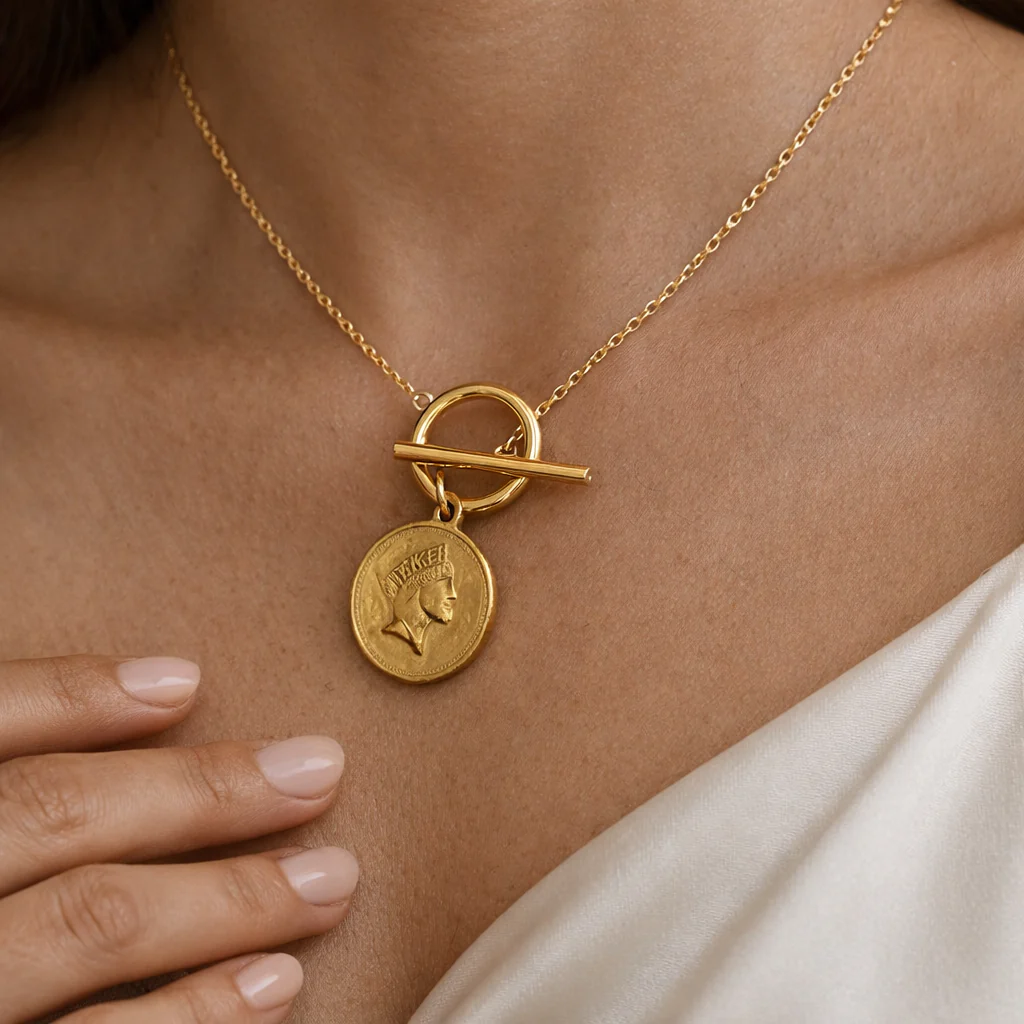 Queen T Bar Necklace