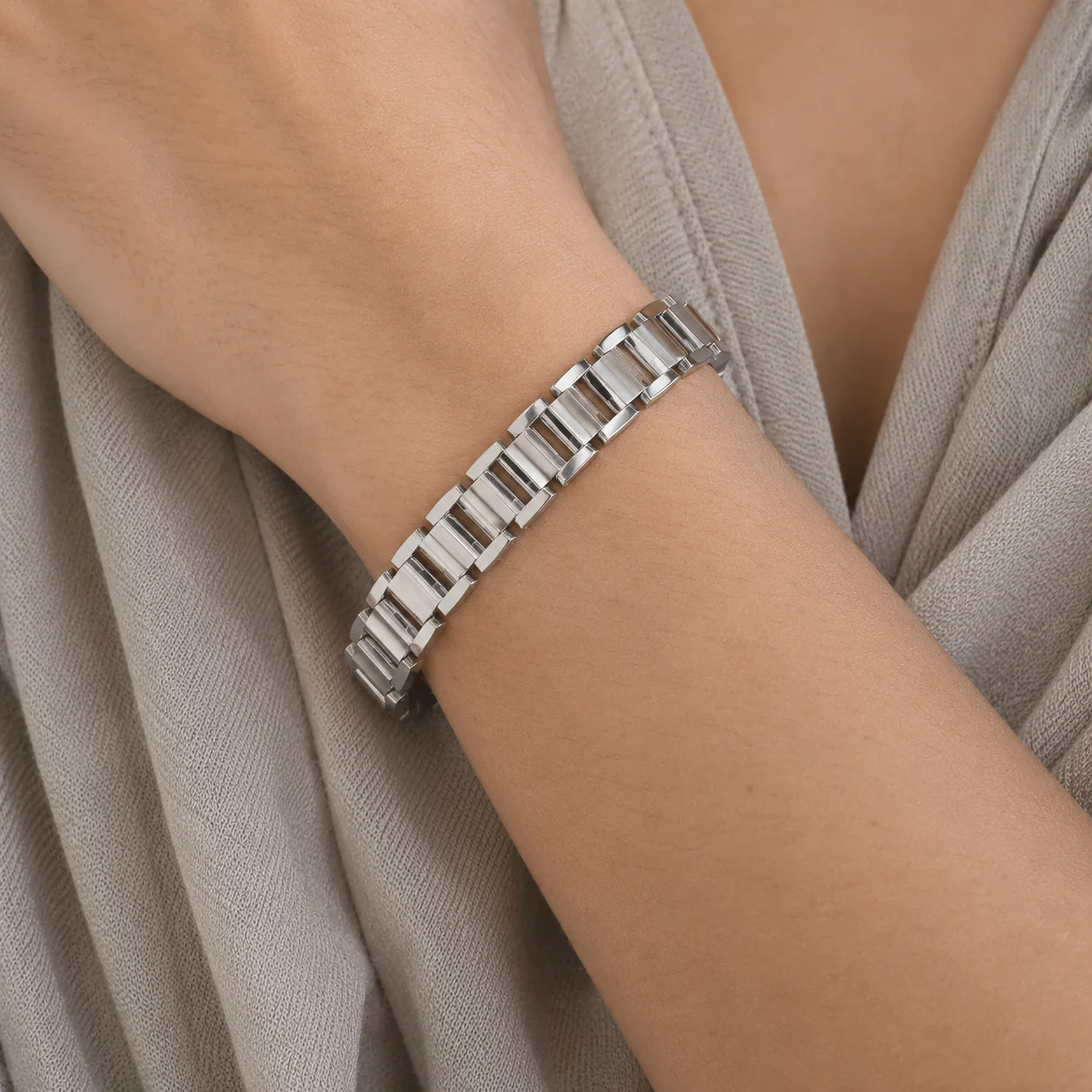 Sovereign Cuff Bracelet - Image 4