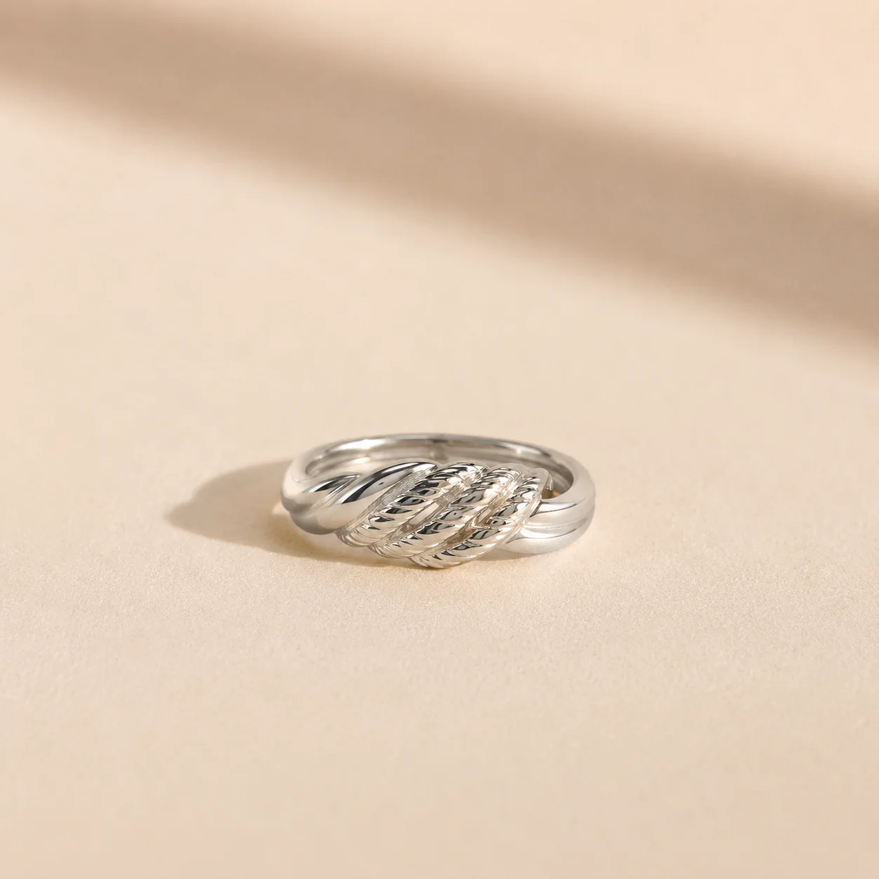 Twisted Rope Crossover Ring - Image 3