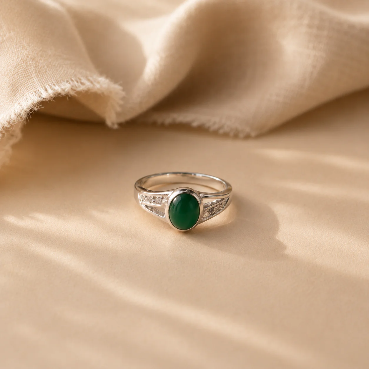 Verdant Grace Onyx Ring - Image 2
