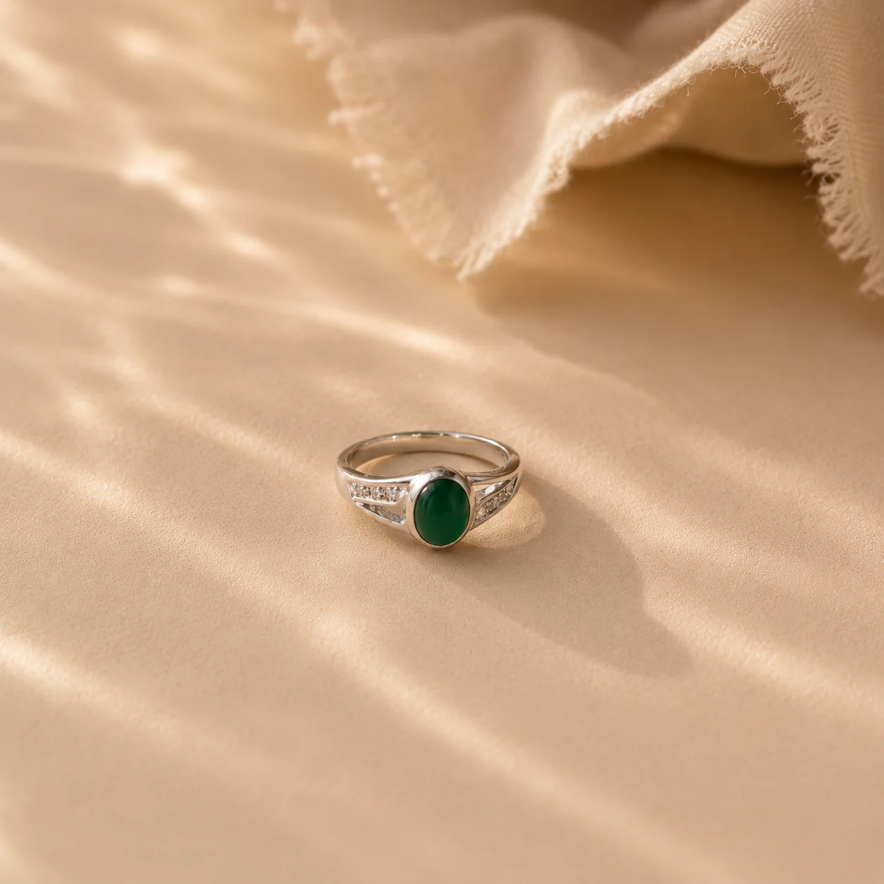 Verdant Grace Onyx Ring - Image 3