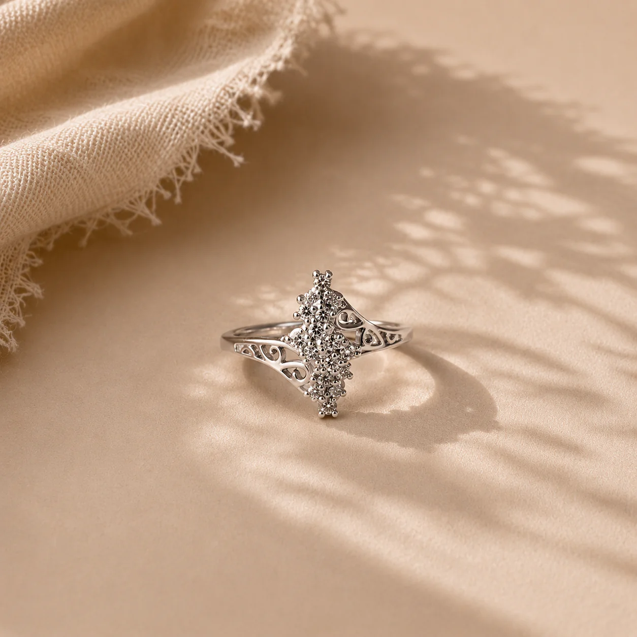 Vintage Filigree Diamond-Shaped Ring - Image 2