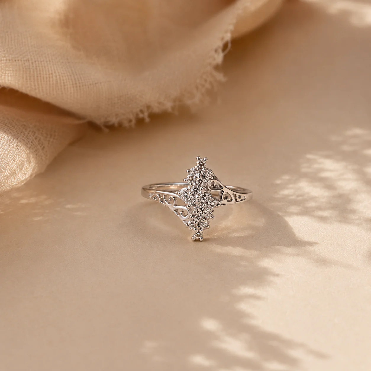 Vintage Filigree Diamond-Shaped Ring - Image 3