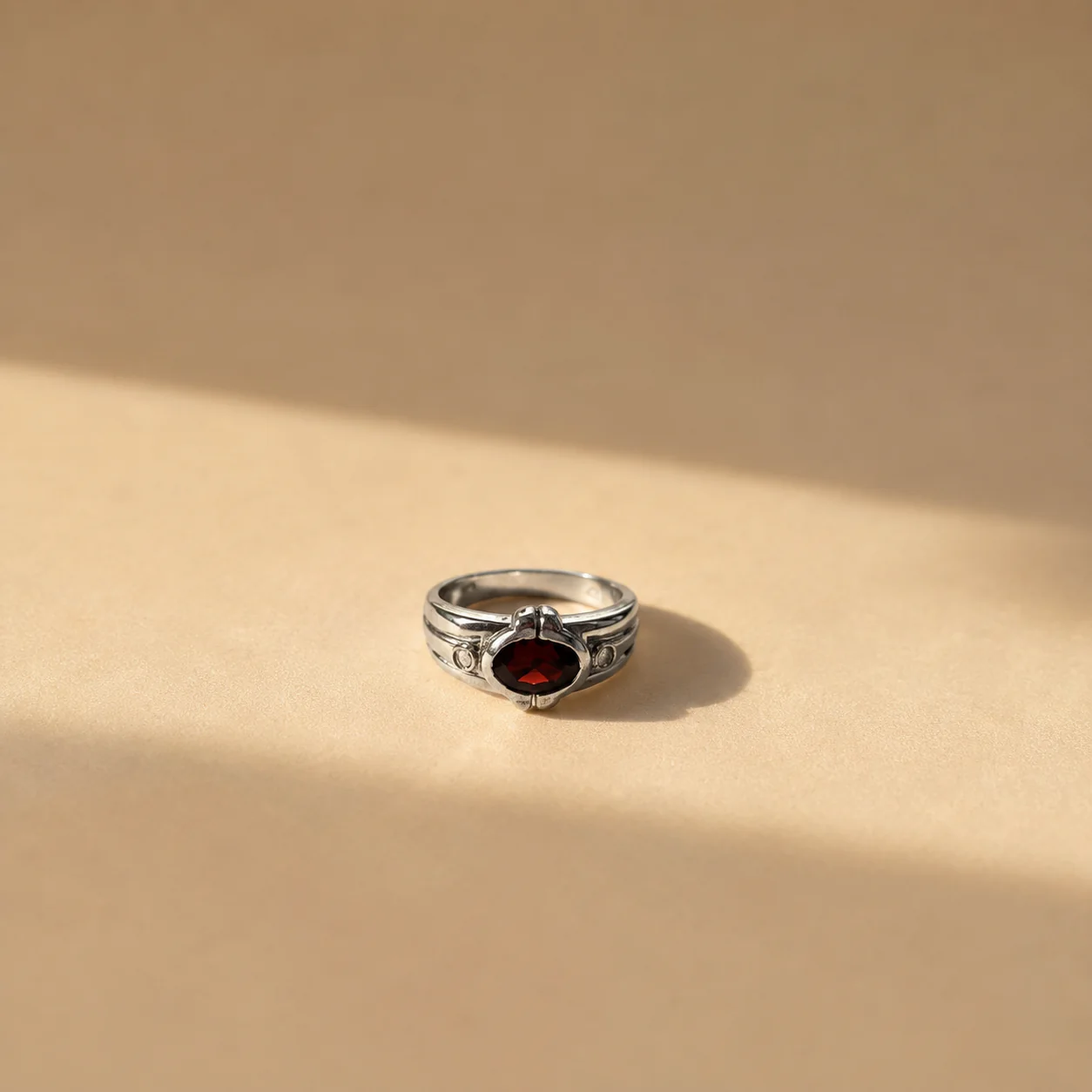 Vintage Garnet Solitaire Ring - Image 3